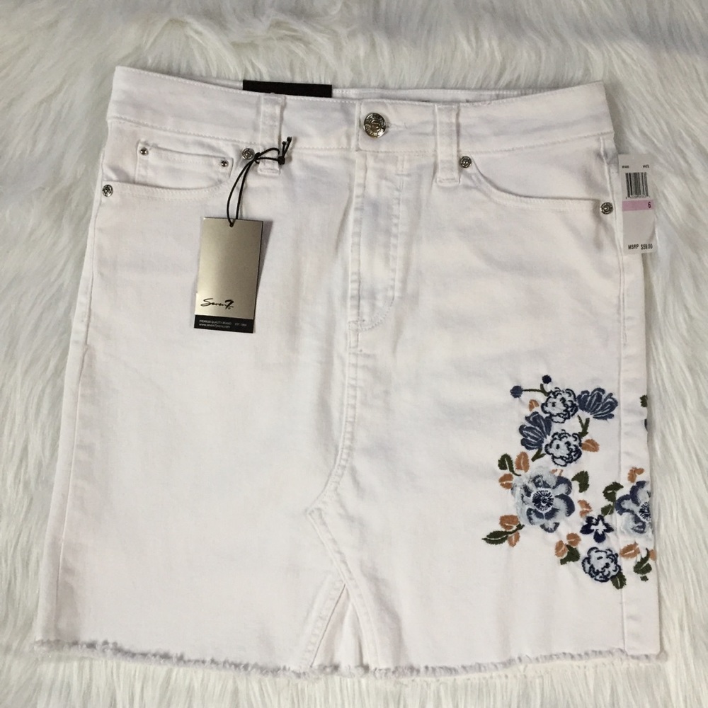 Seven7 embroided mini skirt size 6